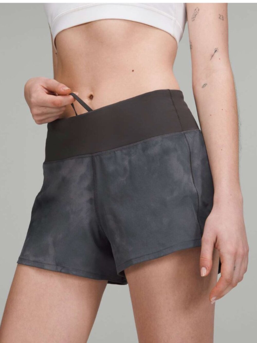 Lululemon Speed Up Mid-Rise Lined Short 4" Diamond Dye Pitch Grey Graphite Grey - Picture 2 of 6